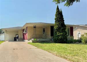 31 Macleod Avenue E
