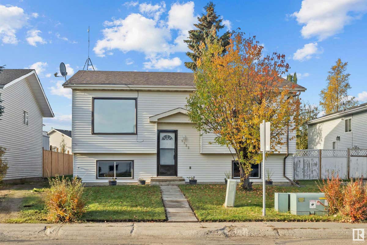 5322 52 Street, Calmar, AB T0C 0V0 House For Sale RE/MAX E4410591
