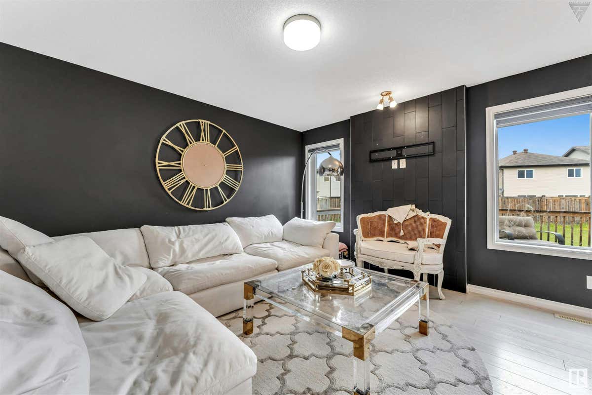 1954 33A Street, Edmonton, AB T6T 0L4 House For Sale RE/MAX E4412534