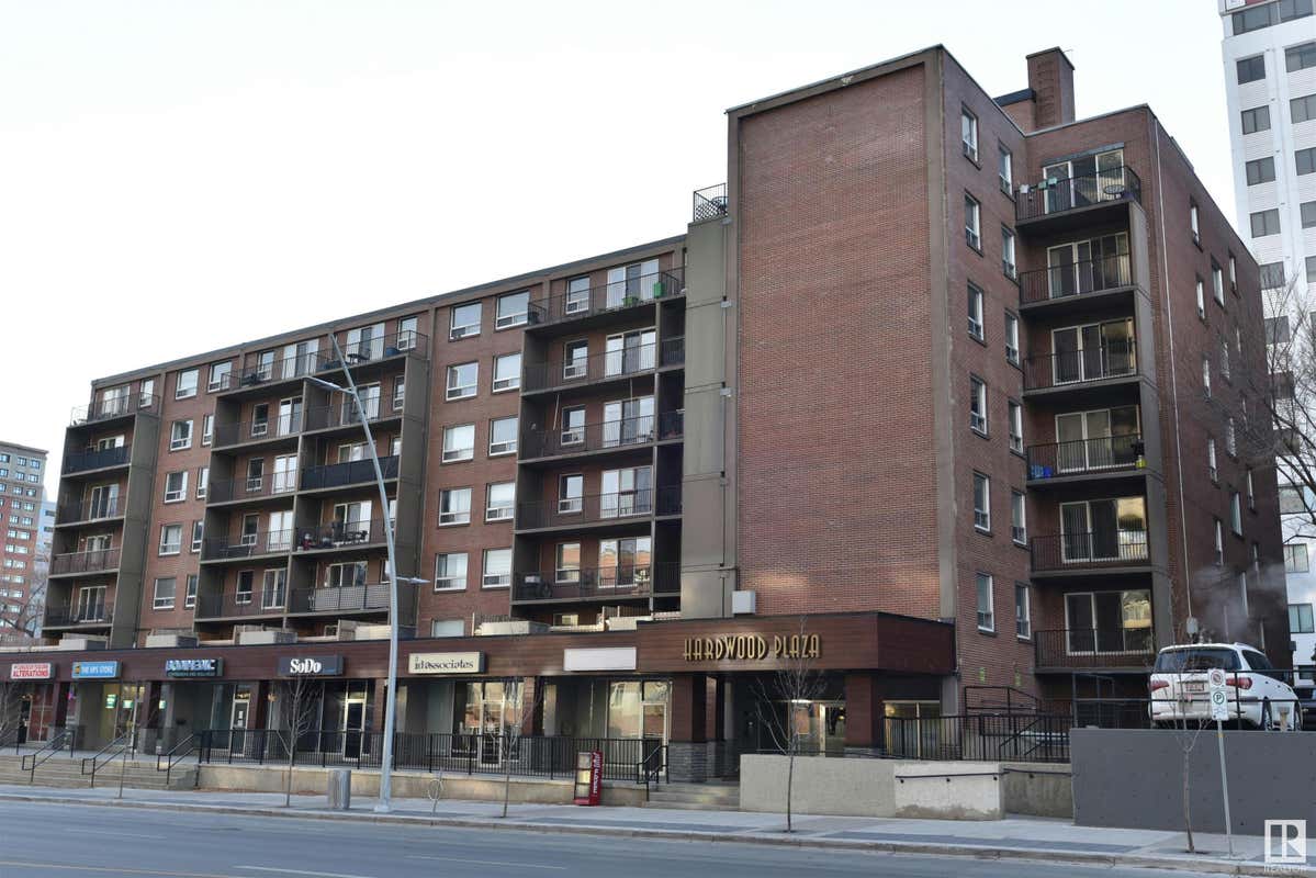 606 11025 Jasper Ave  