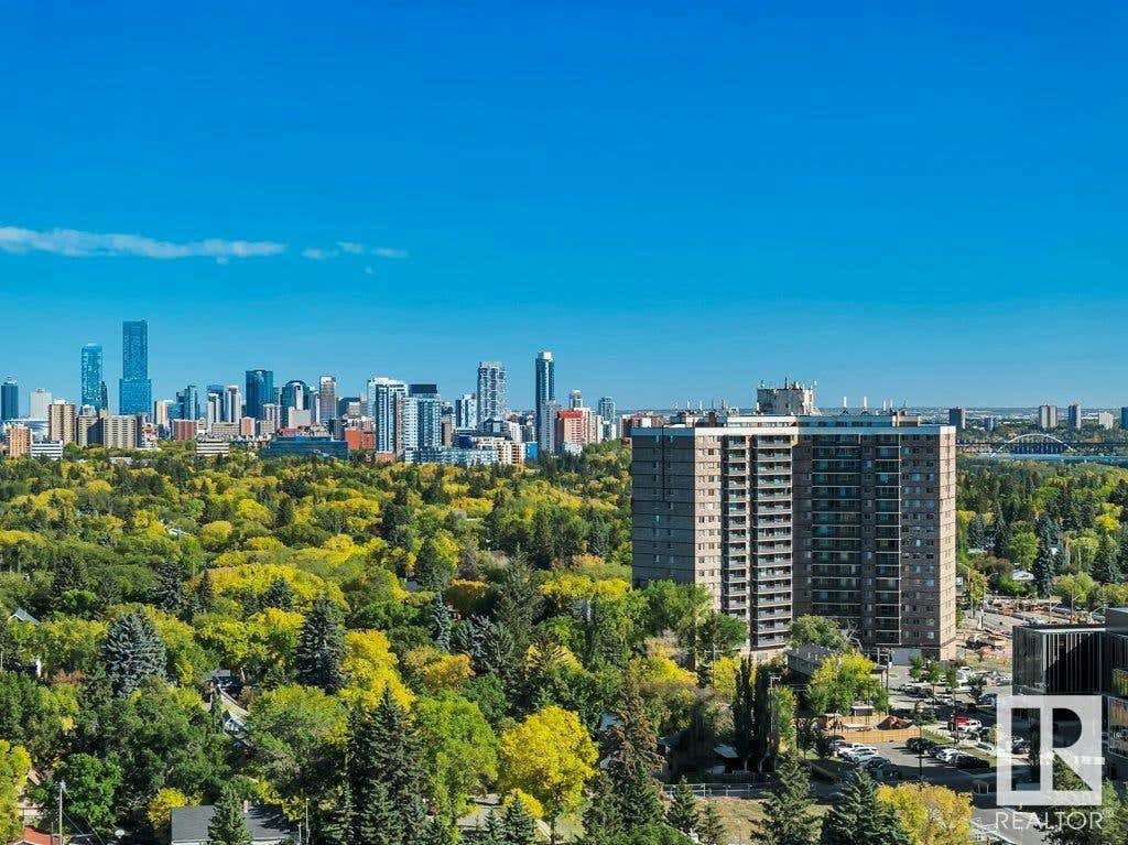 709 13910 STONY PLAIN Road, Edmonton, AB T5N 3R2 À vendre RE/MAX E4408340