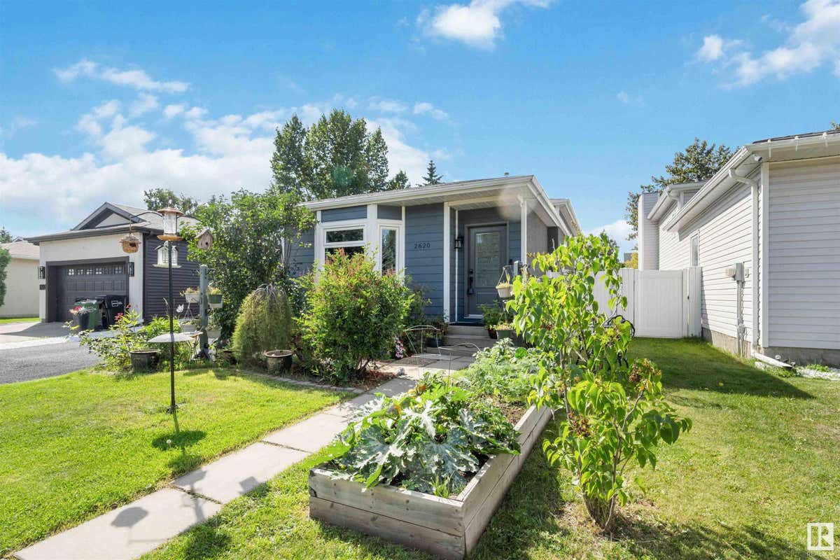 2620 49A Street, Edmonton, AB T6L 6E1 House For Sale RE/MAX E4407826
