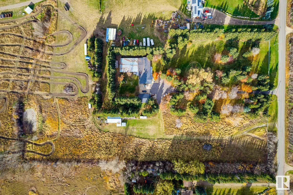 1602 34 Street, Edmonton, AB T6X 1A5 À vendre RE/MAX E4412596