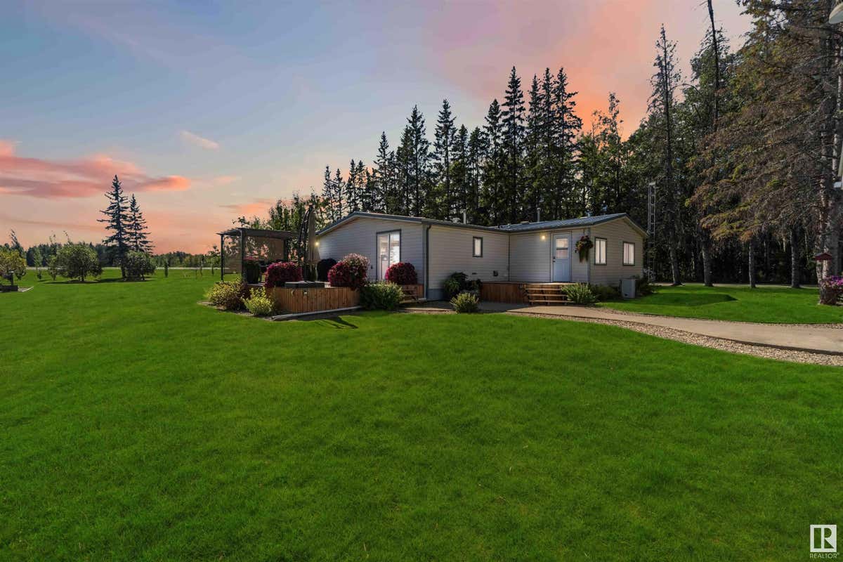 2 8516 HWY 16 W, Rural Yellowhead, AB T0E 2M0 House For Sale RE/MAX