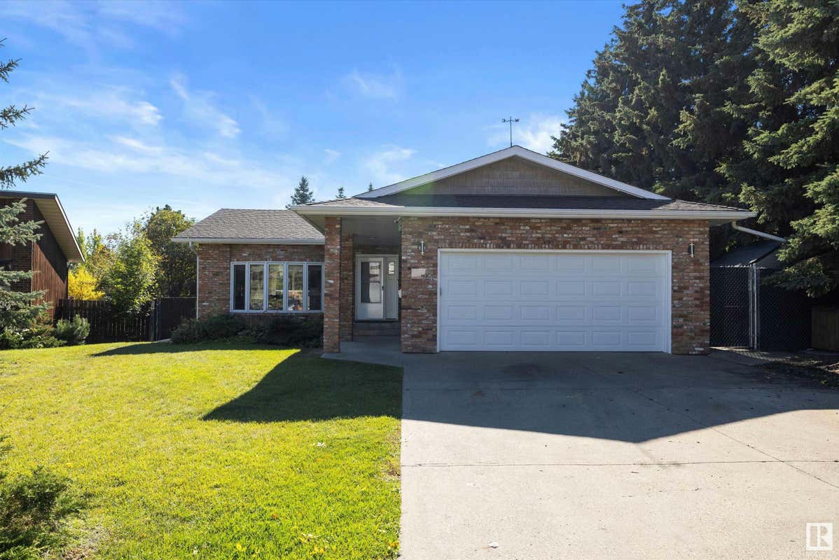4139 RAMSAY Crescent, Edmonton, AB T6H 5M9 House For Sale RE/MAX