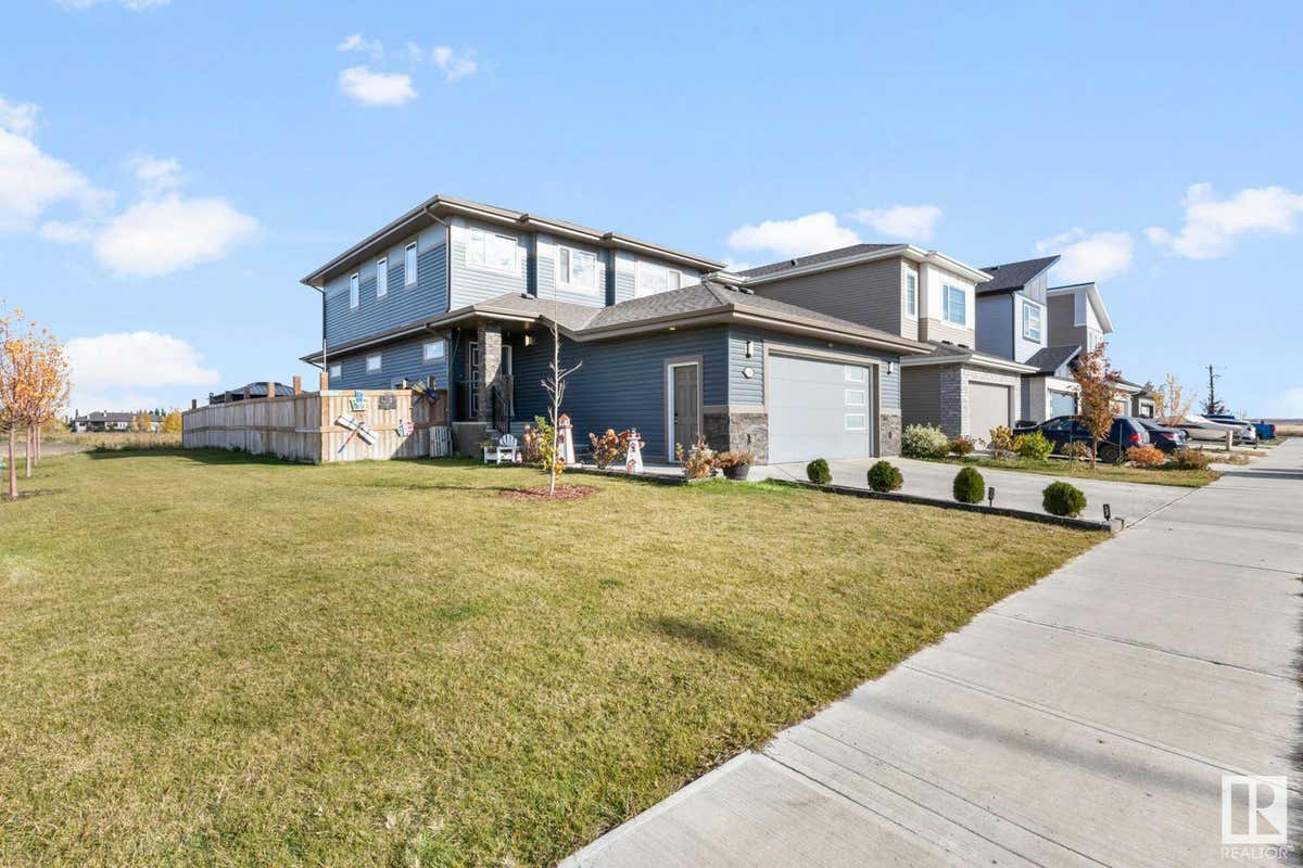 638 MEADOWVIEW Drive, Fort Saskatchewan, AB T8L 0X2 À vendre RE/MAX