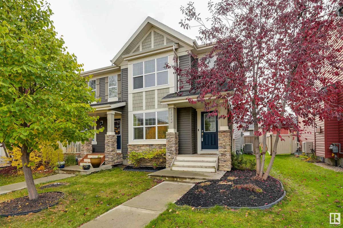16009 10 Avenue SW, Edmonton, AB T6W 2H1 House For Sale RE/MAX E4410619