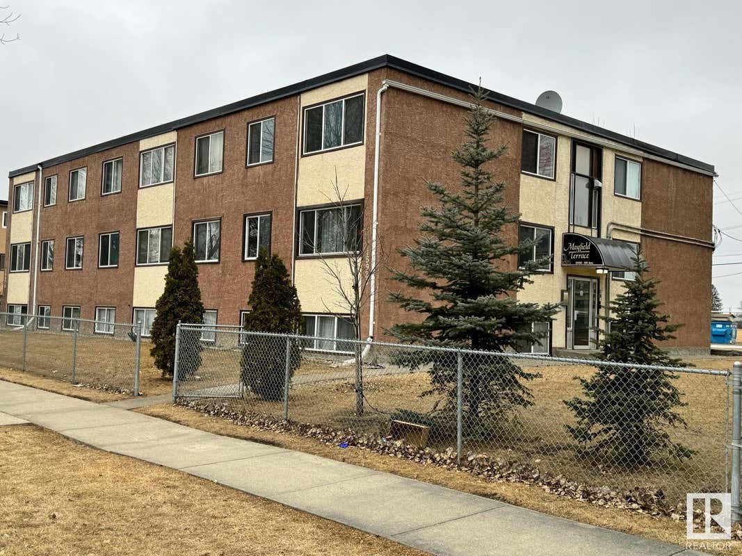 11 15920 109 Avenue, Edmonton, AB T5P 1B7 Condo For Sale RE/MAX