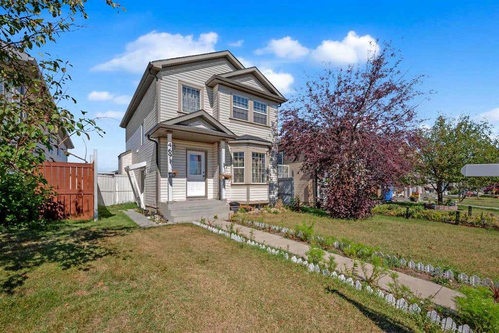 469 Martindale Drive NE, Calgary, AB T3J 4W2 House For Sale RE/MAX A2164020