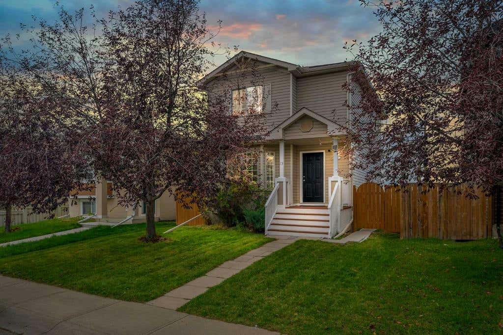73 Martinvalley Crescent NE, Calgary, AB T3J 4L7 House For Sale RE