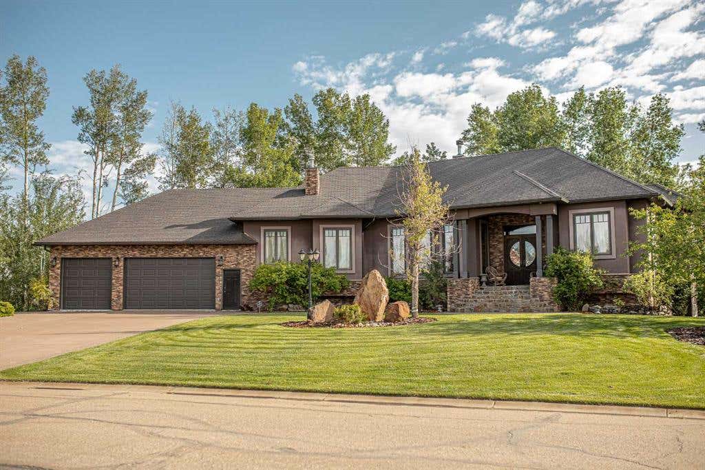 13 CHINOOK CRESCENT