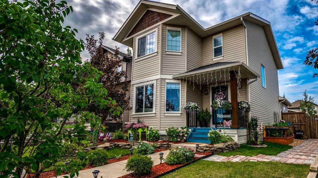 979 Prairie Springs Drive SW, Airdrie, AB T4B 0E8 House For Sale RE