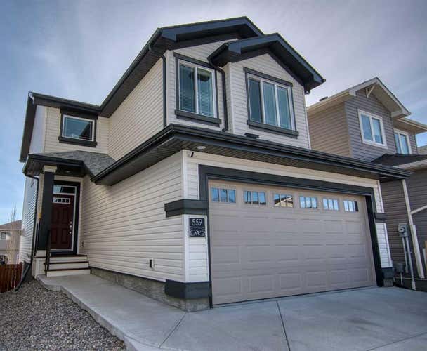 559 Moonlight Lane W