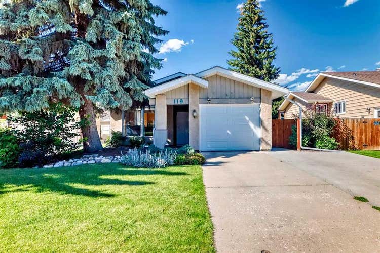 119 Deer Run Close SE