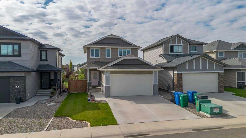 12 Alma Isobell Hodder Crescent N, Lethbridge, AB T1H 7E3 House For