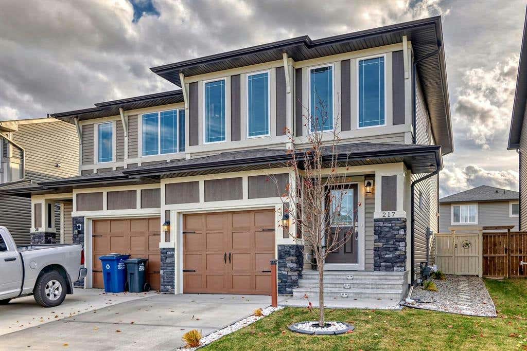 217 Clydesdale Avenue, Cochrane, AB T4C 2R1 Duplex For Sale RE/MAX