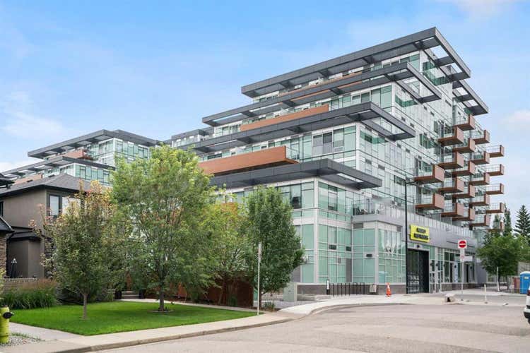 303, 110 18A Street NW