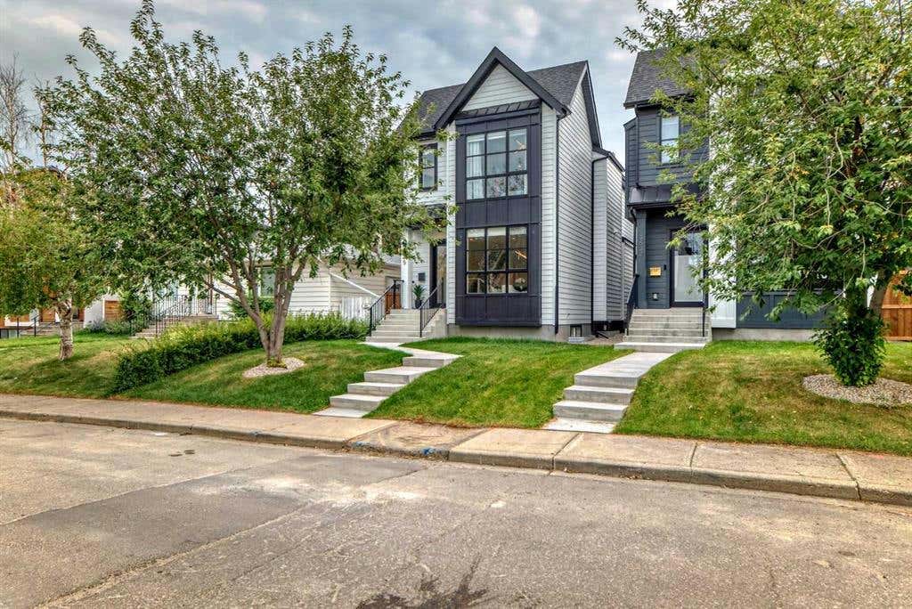 3535 7 Avenue SW, Calgary, AB T3C 0C9 House For Sale RE/MAX A2174904
