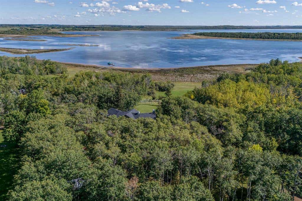 602 Pheasant Close, Pelican Point, AB T0B 0H0 House For Sale RE/MAX