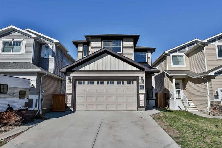 522 Moonlight Lane W