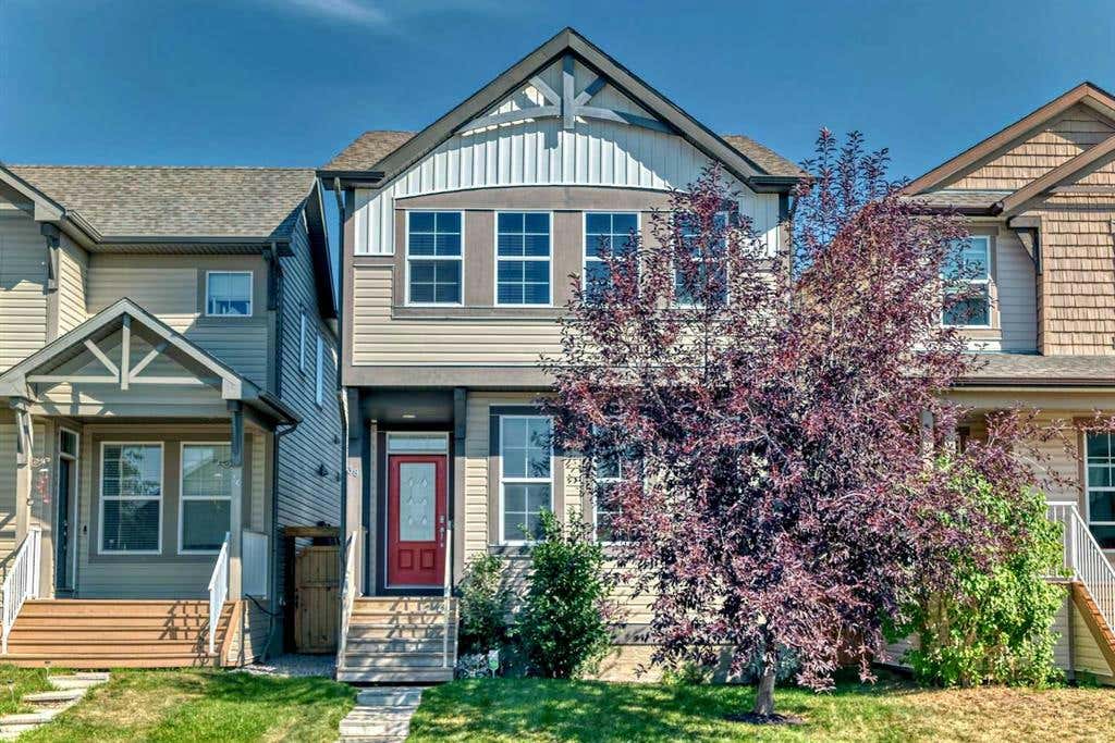 38 Auburn Crest Green SE, Calgary, AB T3M 0Z2 House For Sale RE/MAX