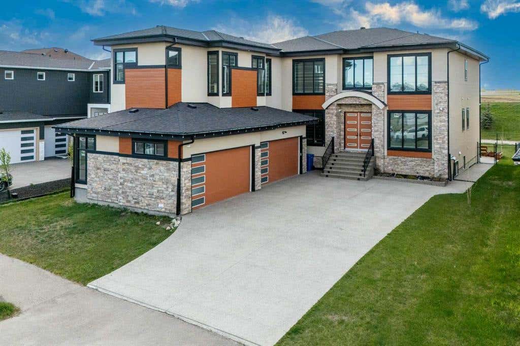 94 TRINITY ROAD NE