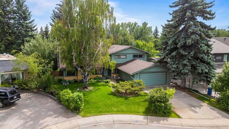 427 Willow Grove Crescent SE