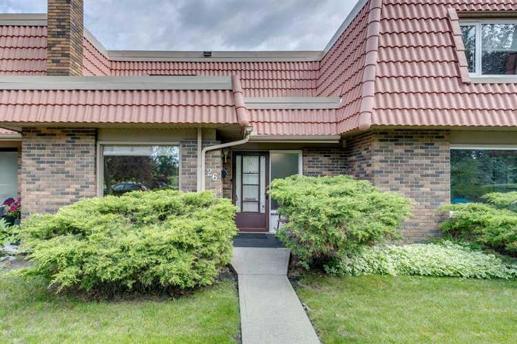 26, 714 Willow Park Drive SE