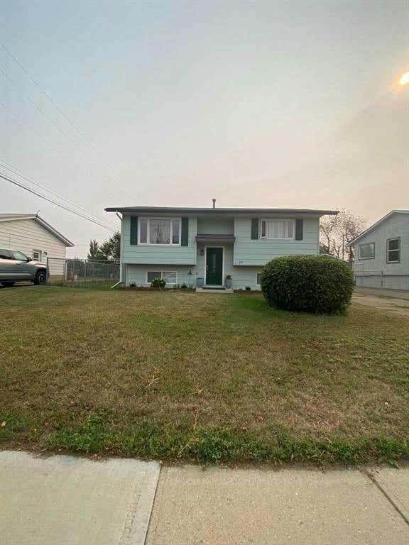 59 Lake Newell Crescent, Brooks, AB T1R 0L4 House For Sale RE/MAX