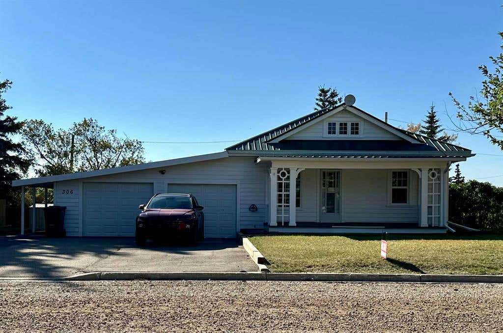 306 1 Avenue, Warner, AB T0K 2L0 House For Sale RE/MAX A2172163