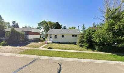 4805 52 Avenue, Bentley, AB T0C 2J0 House For Sale | RE/MAX | A2185366