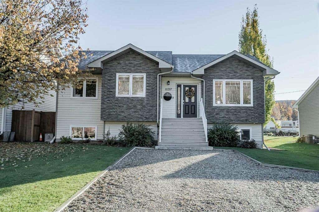 11217 91 St, Peace River, AB T8S 1P7 House For Sale RE/MAX A2173286