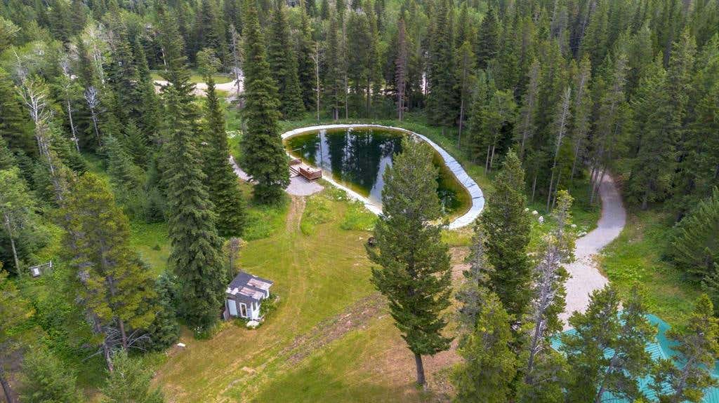 2552 Tecumseh Road, Coleman, AB T0K 0M0 House For Sale RE/MAX A2173567