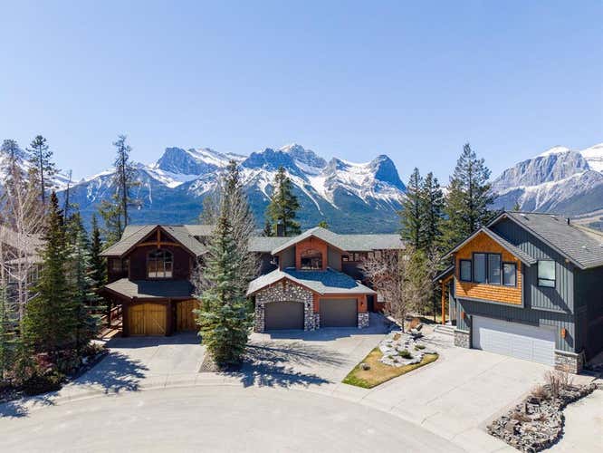 389 Eagle Heights