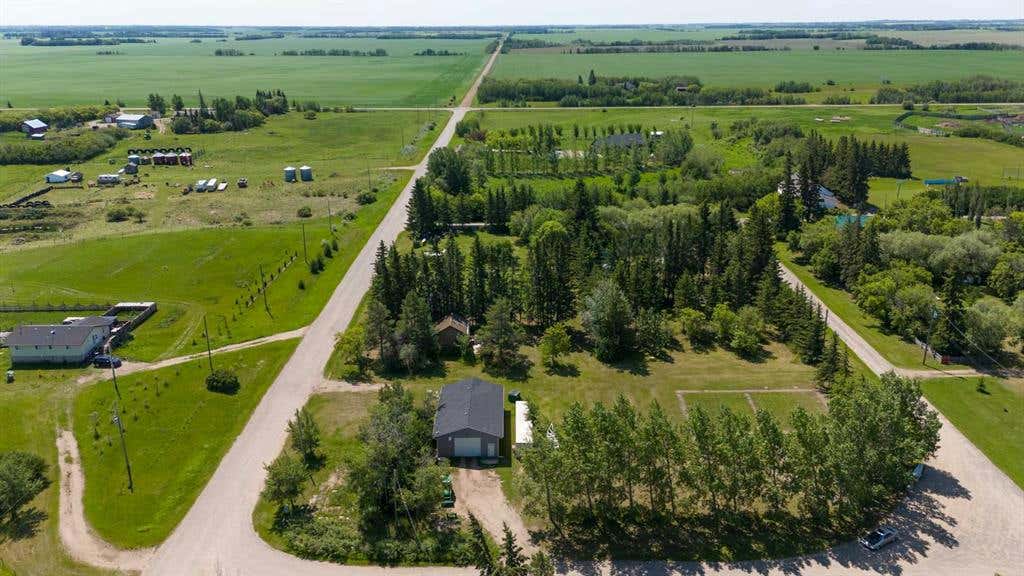 5005, 5009 and 5011 50 Avenue, Streamstown, AB T0B 4G0 House For Sale