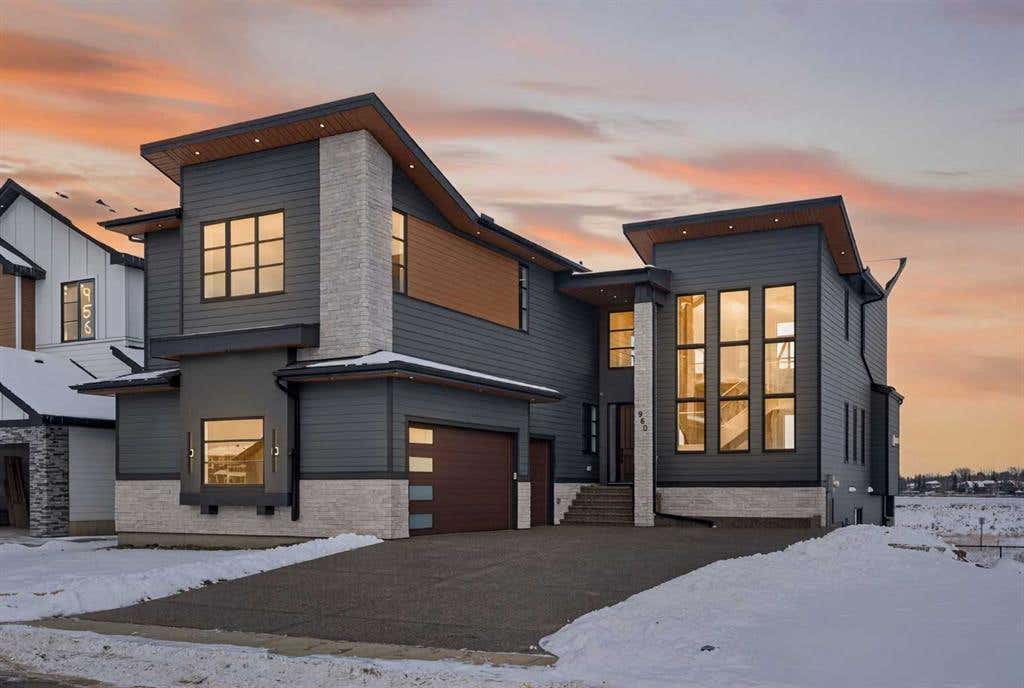 960 SOUTH SHORE TERRACE
