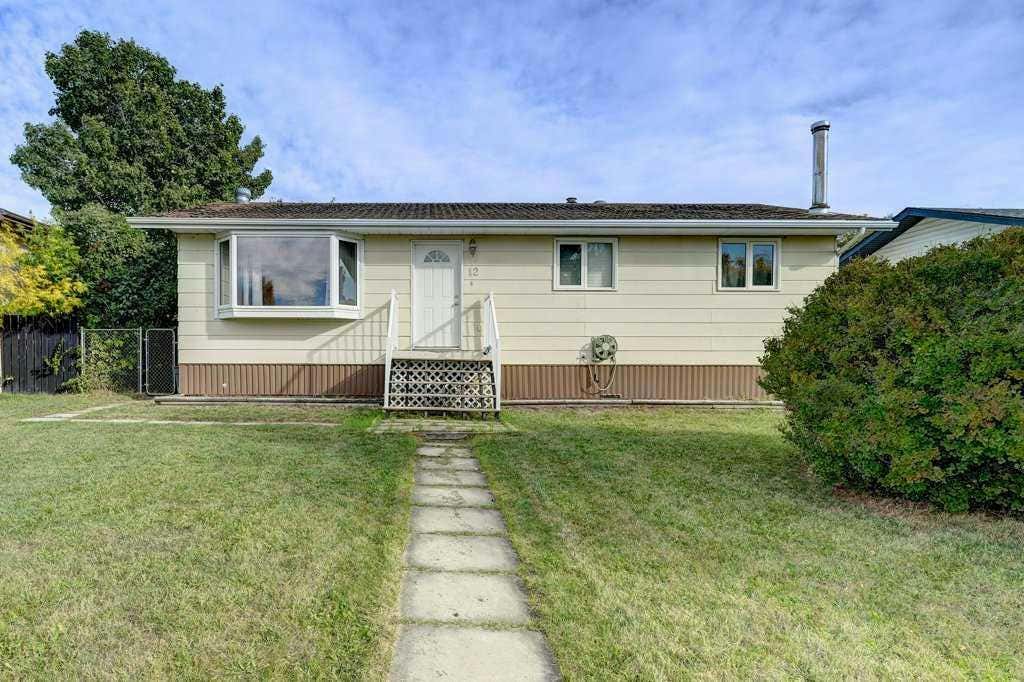 12 Laura Close, Penhold, AB T0M 1R0 House For Sale RE/MAX A2168744