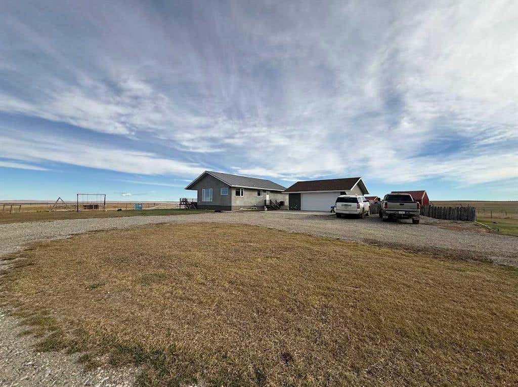 25021 RGE RD 254, Cardston, AB T0K0K0 House For Sale | RE/MAX | A2267312