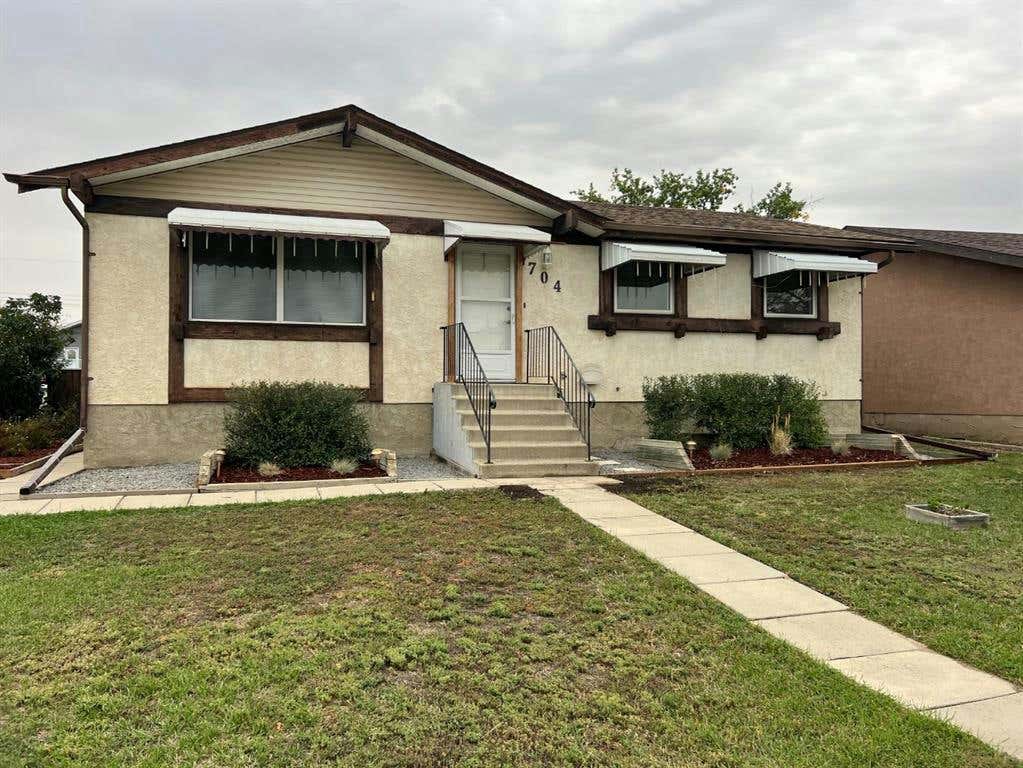 704 Bankview Drive, Drumheller, AB T0J0Y6 House For Sale RE/MAX A2165096