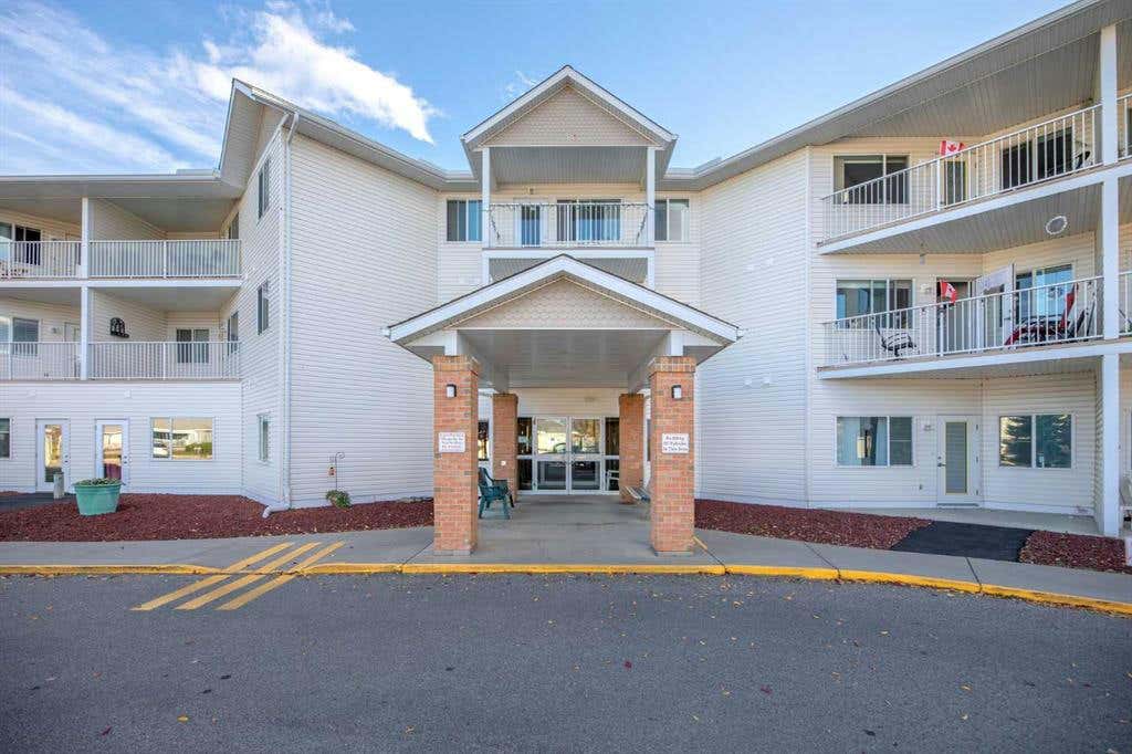 109, 3 Parklane Way, Strathmore, AB T1P1N9 Condo For Sale RE/MAX