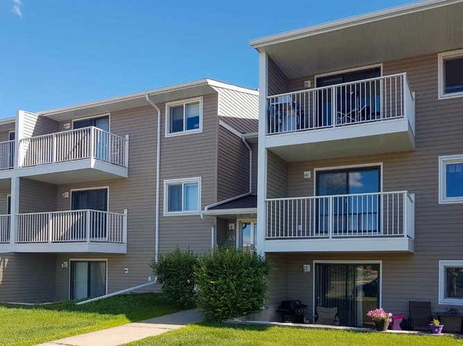 202, 49 Bennett Street