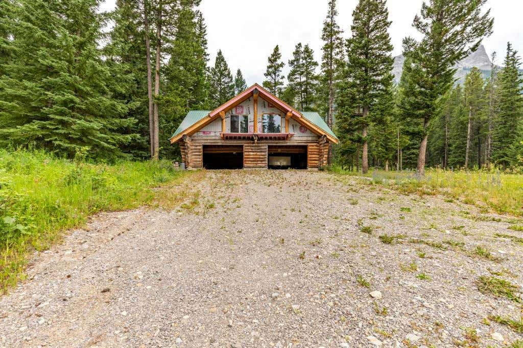 2556 Tecumseh Road, Coleman, AB T0K 0M0 House For Sale RE/MAX A2173426