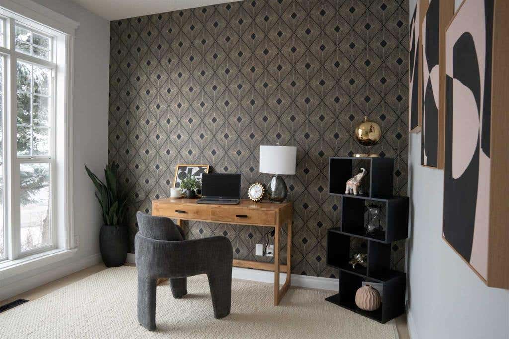 3 STRATHRIDGE BAY SW