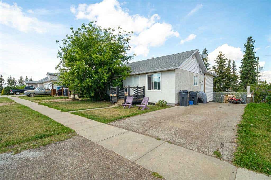 5018 50 Avenue, Kitscoty, AB T0B 2P0 House For Sale RE/MAX A2163733