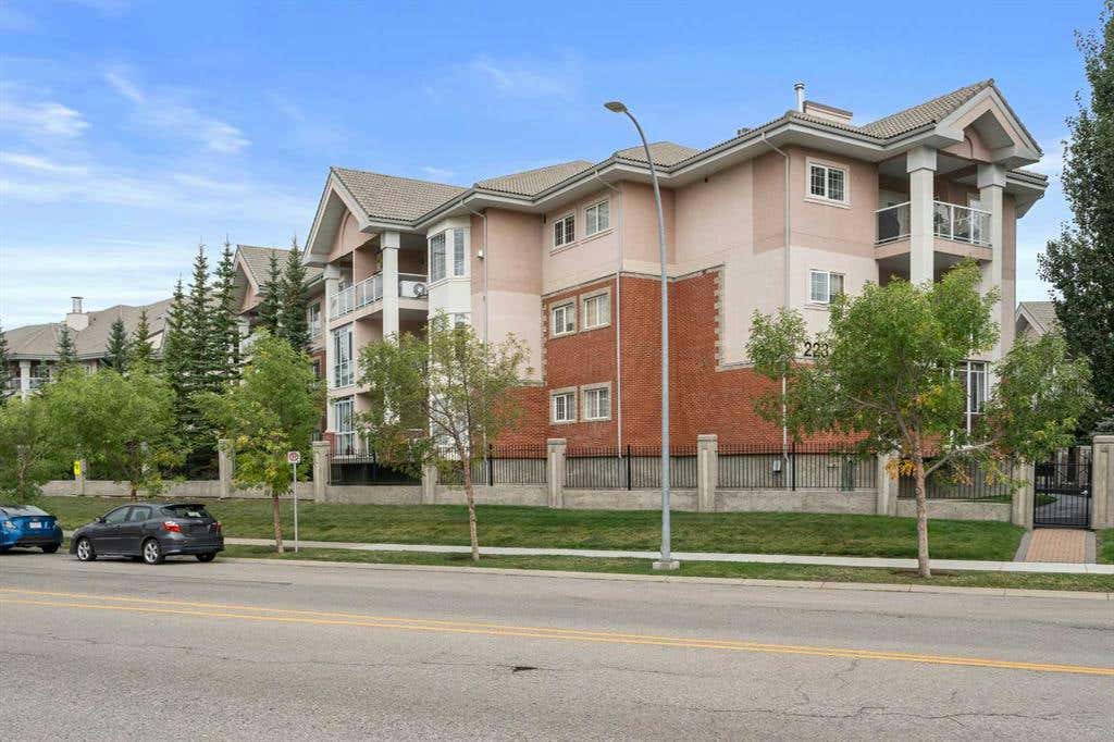 274, 223 Tuscany Springs Boulevard NW, Calgary, AB T3L 2M2 Condo For
