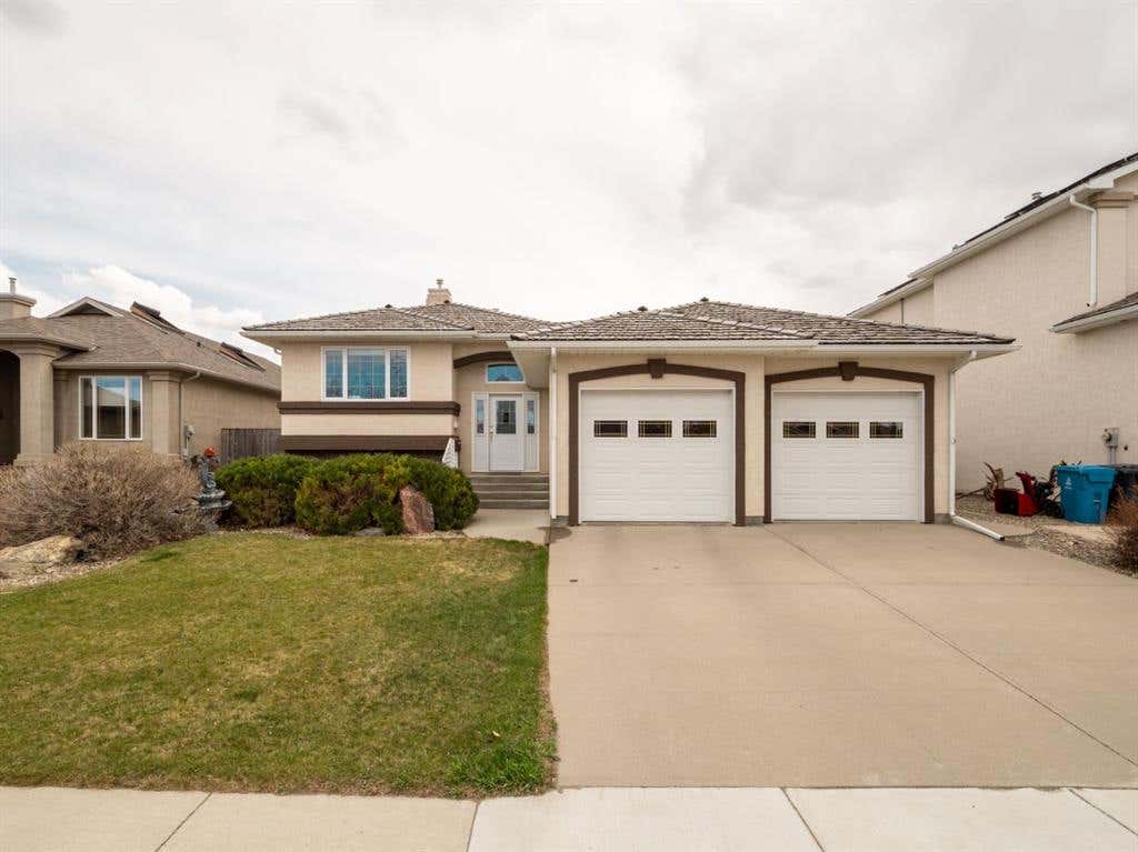 44 CANYON BOULEVARD W