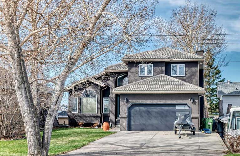 291 EAST CHESTERMERE Drive