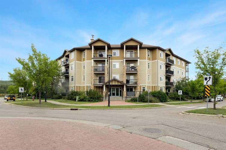 401, 108 Denholm Gate