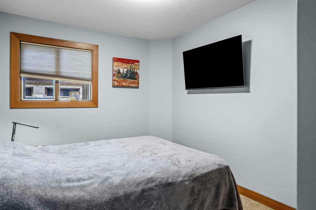 20 Pinewood, Canmore, AB T1W 1P8 House For Sale RE/MAX A2172406