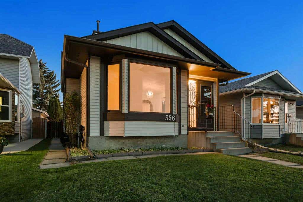 356 WHITWORTH Way NE, Calgary, AB T1Y 6E4 House For Sale RE/MAX